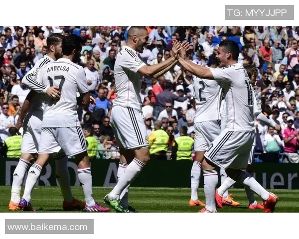 皇马狂胜格拉纳达精彩录像回顾9比1的激烈对决